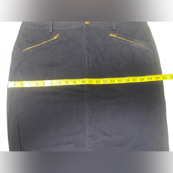 EUC Lauren Ralph Lauren
Navy Knee-Length Pencil Skirt - Picture 5 of 5